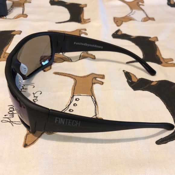 FINTECH  Adult Unisex Polarized Sunglasses AcuTint™ Scratch proof lenses NWT - Picture 2 of 5